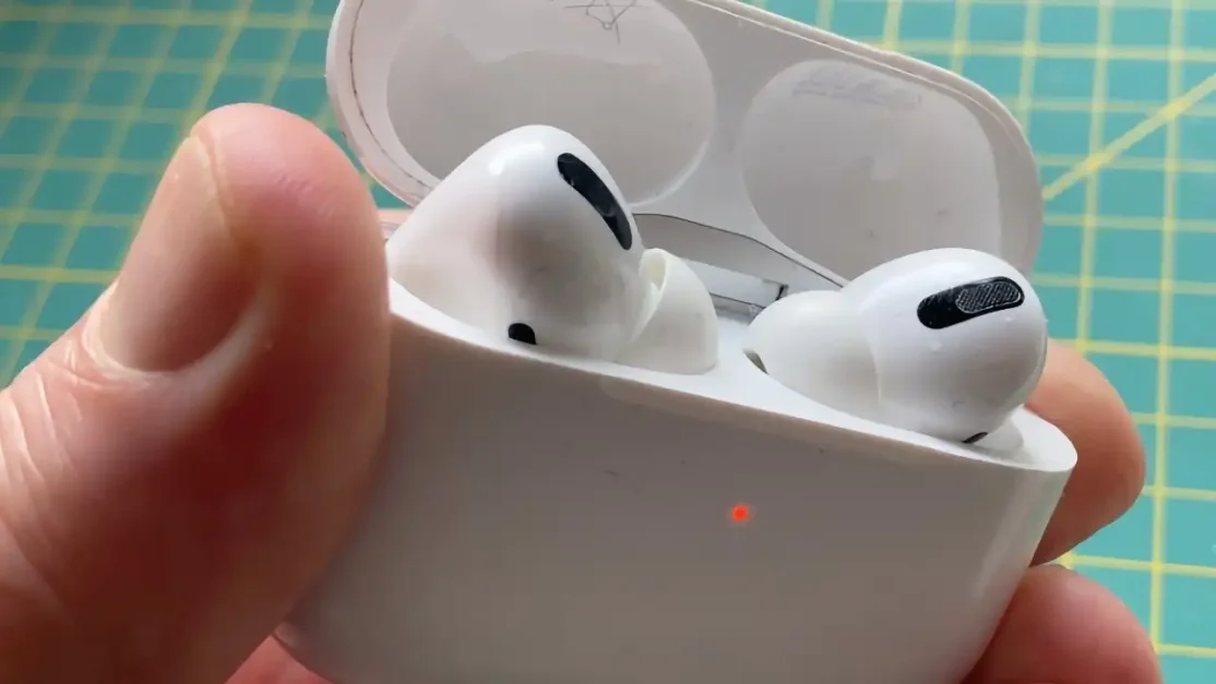 Apple AirPods Pro 3 monitor heart rate and bring health functions