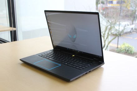 Alienware m16 R2 gaming notebook with RTX RTX 4060