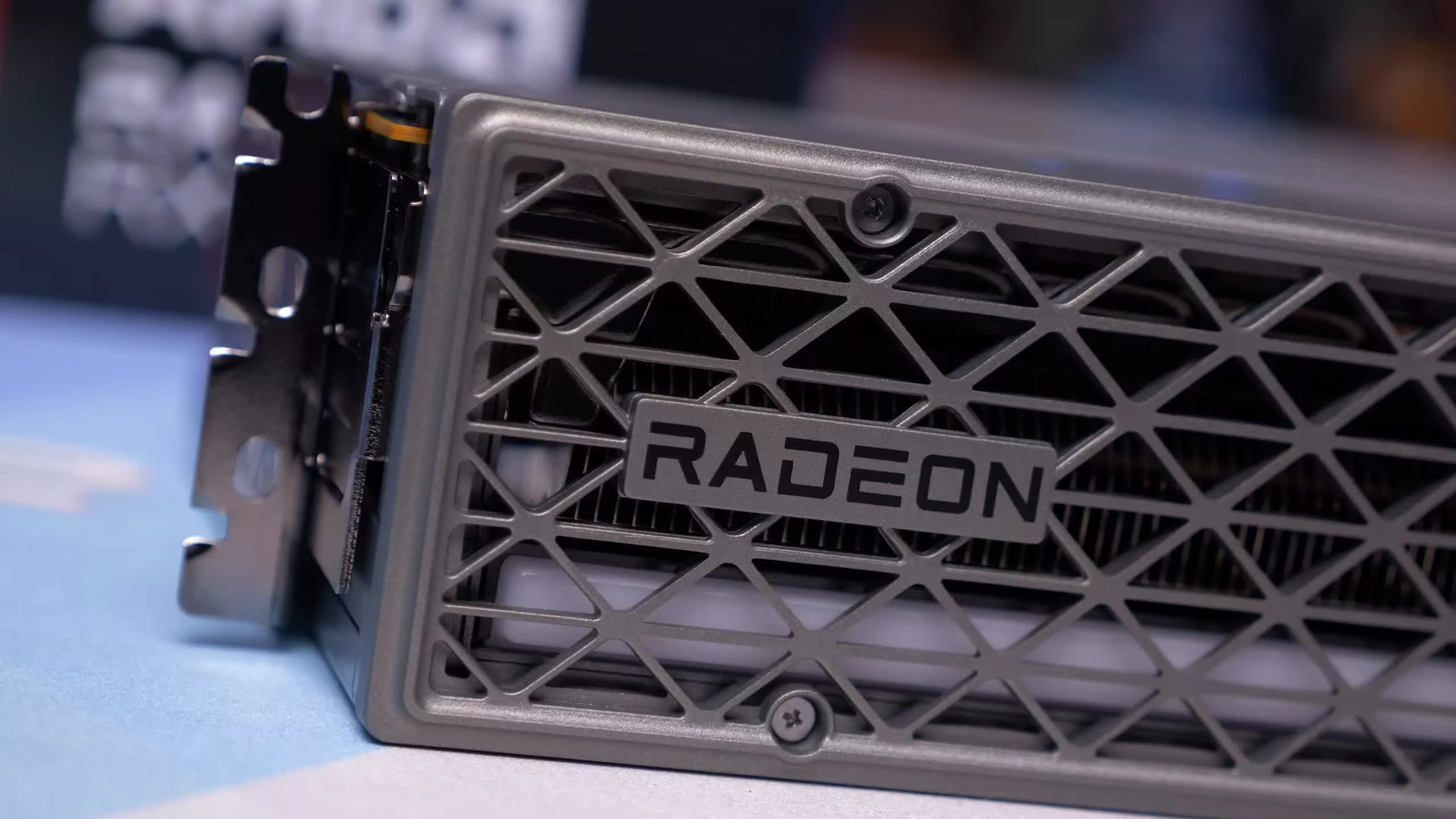AMD defends its 8GB VRAM GPUs… by admitting that they are primarily used for esports.