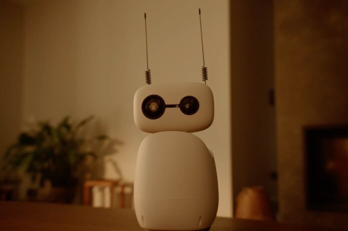 Hugging Face announces the availability of its Reachy Mini desktop robotics